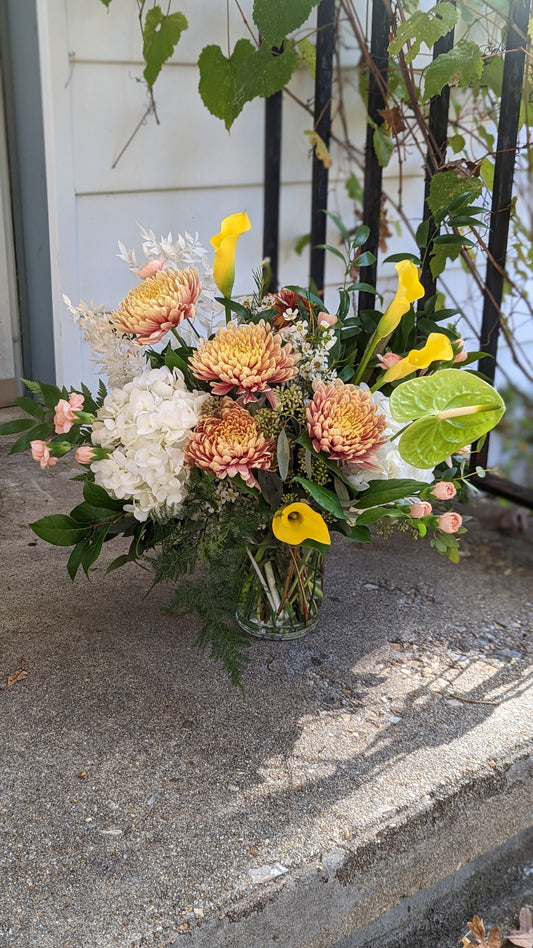 Abundance
This lush arrangement brings the garden inside!Please include flower and color preferences. Some colors or flowers may not be available for same day orders.
Flower arrangement
FloralsbyHeidiCatherine