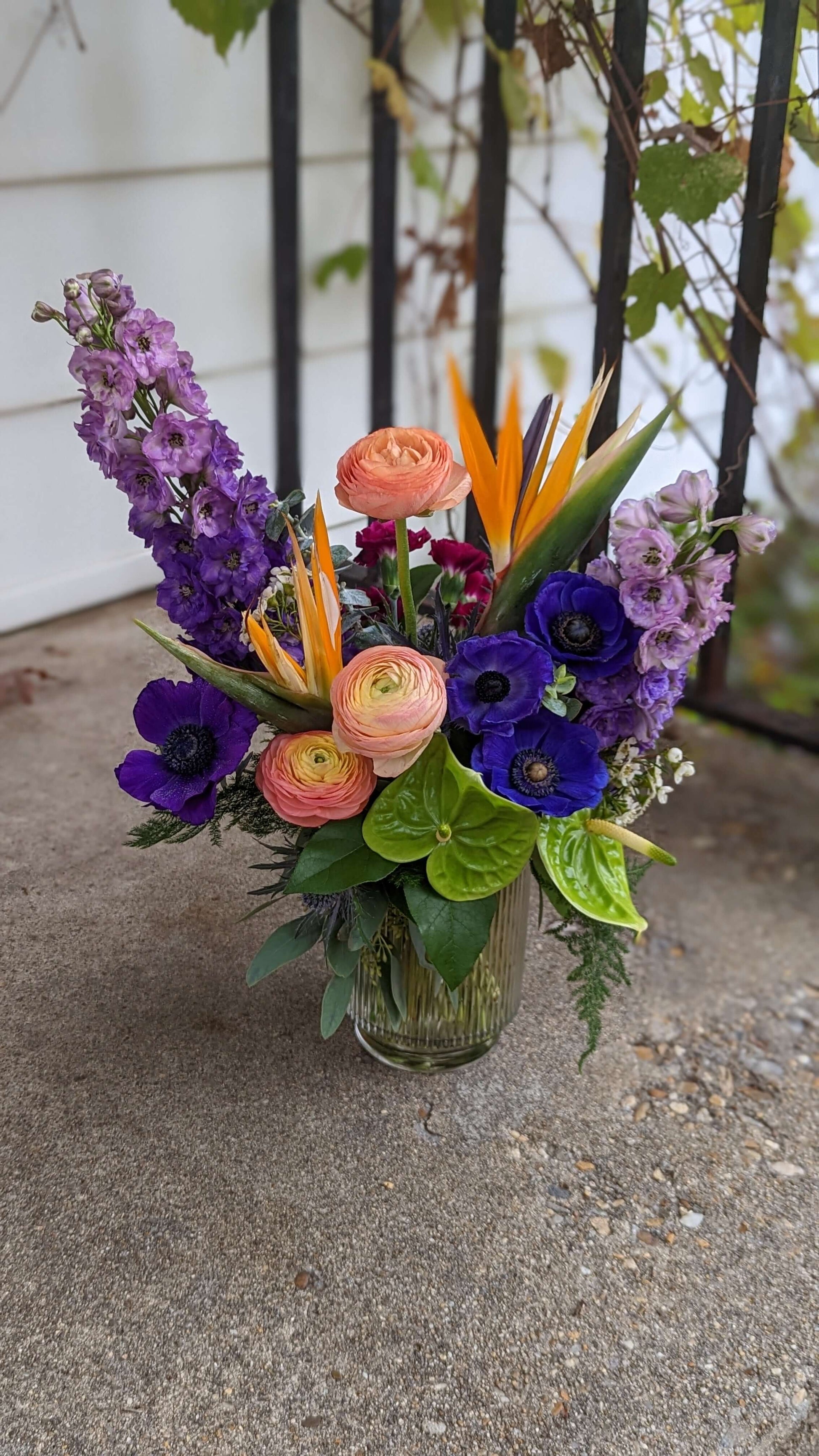 Tropical Delight
Bright tropical flowers arranged with complimentary flowers to bring vibrancy and life to any occasion.Please include flower and color preferences. Some colors or flowers may not be available for same day orders.
Flower arrangement
FloralsbyHeidiCatherine